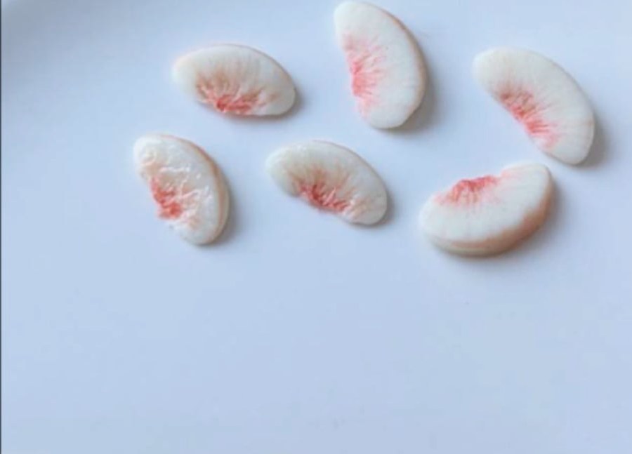 完成したミニチュアの白桃